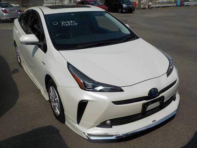 TOYOTA PRIUS, HYBRID, ZVW51, S PEARL COLOUR 2019